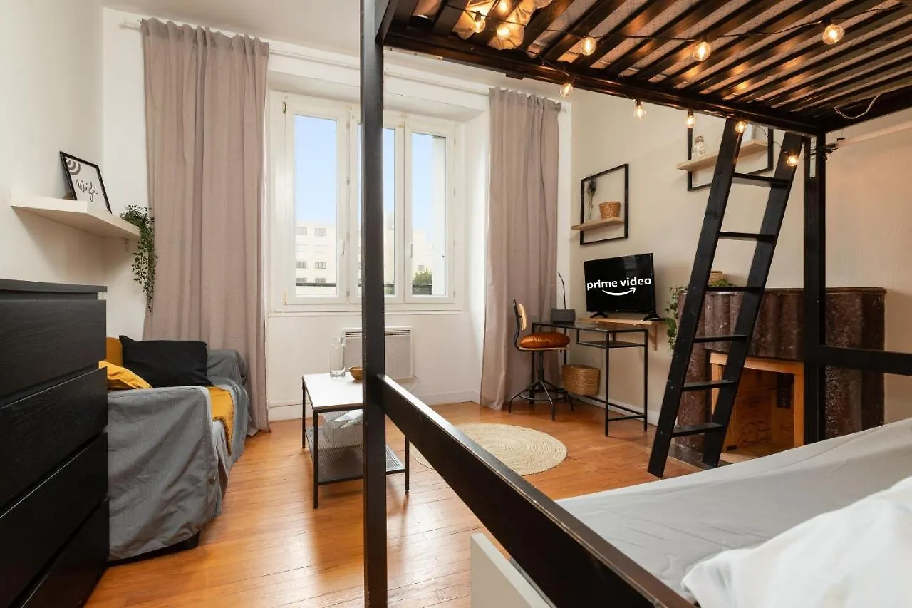 Lumineux, Renove, Equipe Prime Video 2-4 Personnes Apartment Brest